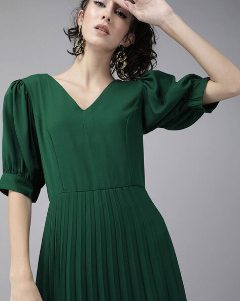 green v neck dress