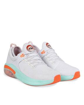 mid high running shoes