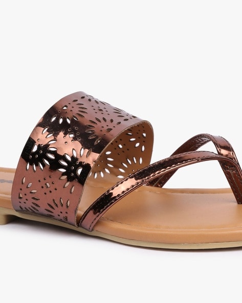 Buy online Bronze One Toe Sandals from flats for Women by Do Bhai for ₹499  at 0% off | 2024 Limeroad.com