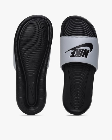 Nike mens best sale flip flops black