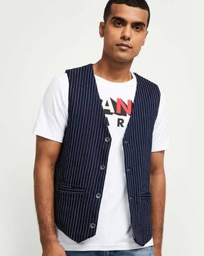 waist coat with t shirt