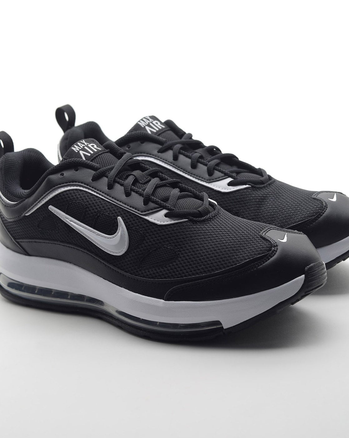 Nike black store trainers air max