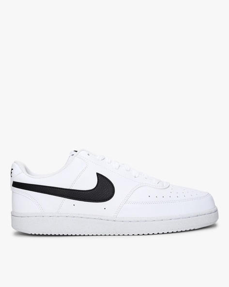 white nike sneakers men