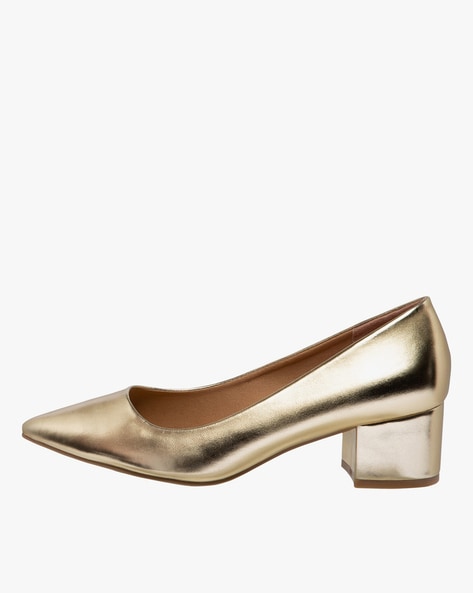 Gold on sale pumps payless