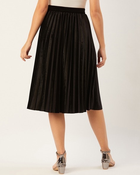 Knee Black A-line flare Skirt (Pre-owned) | The Modest Lady