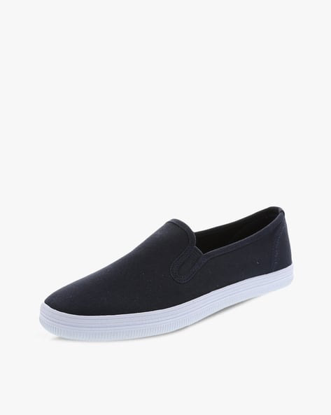 Slip-On Sports Shoes with Elasticated Gussets