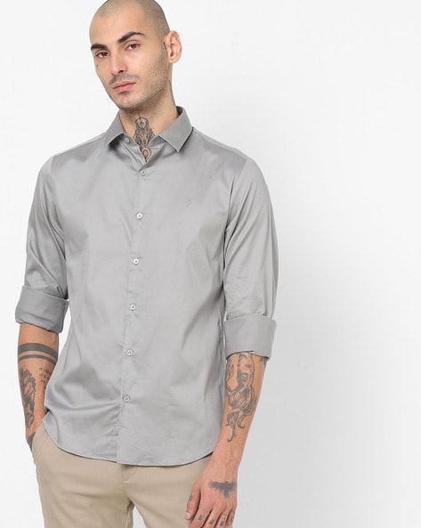 Light gray store shirt outfit