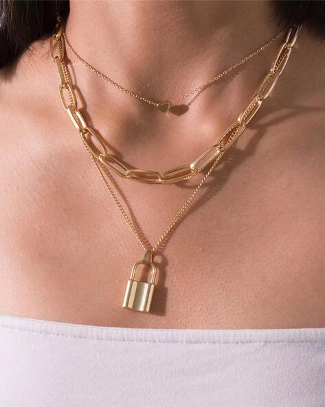 Vembley Vembley Stunning Gold Plated Chunky Chain Link lock Pendant Necklace  for Women and Girls Gold-plated Plated Alloy Necklace Price in India - Buy  Vembley Vembley Stunning Gold Plated Chunky Chain Link