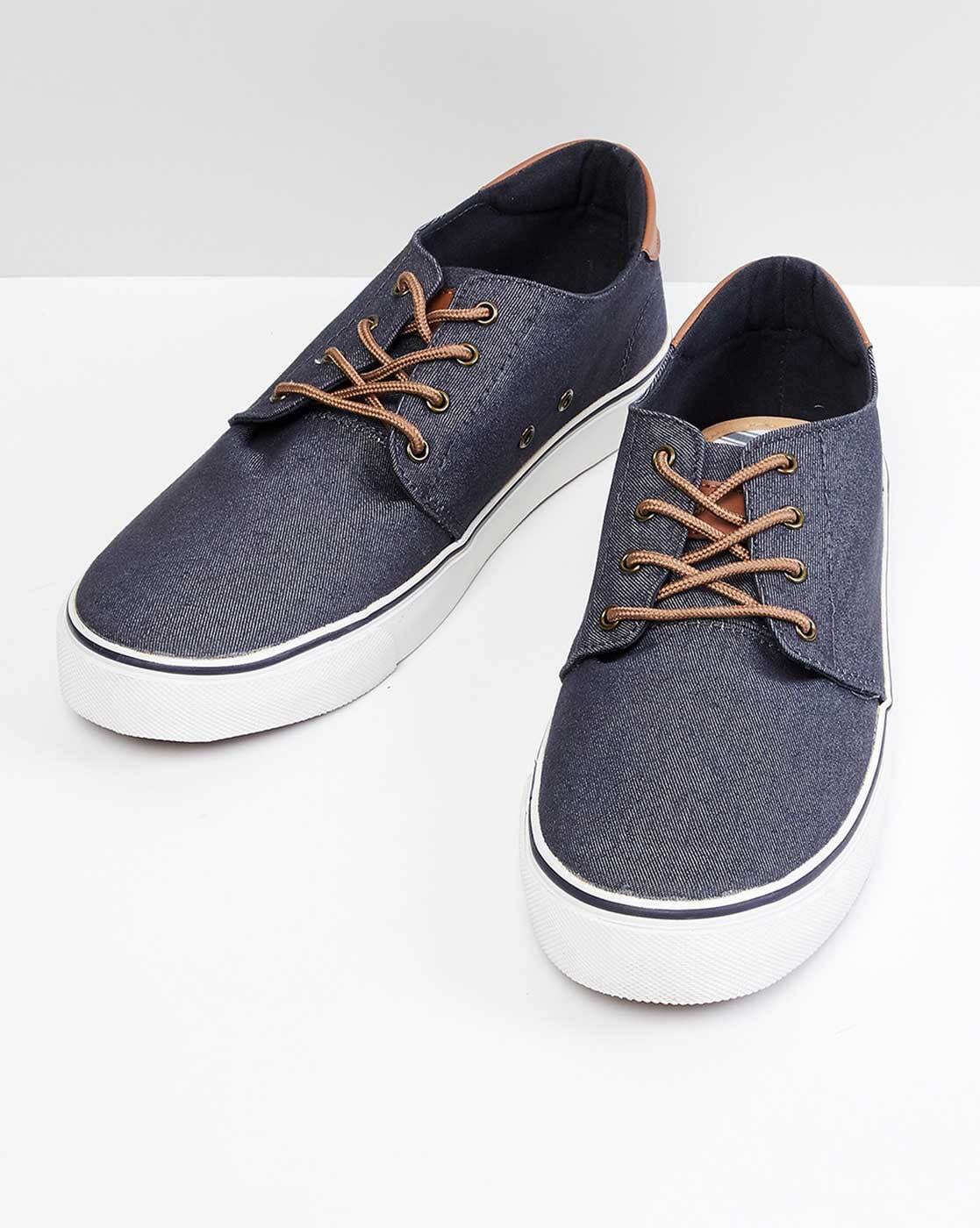 max casual shoes