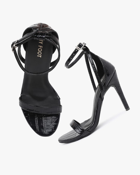 Walk the Walk Strappy Sandal in Black (Online Exclusive) – Uptown Boutique  Ramona