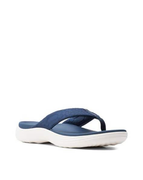 clarks navy flip flops