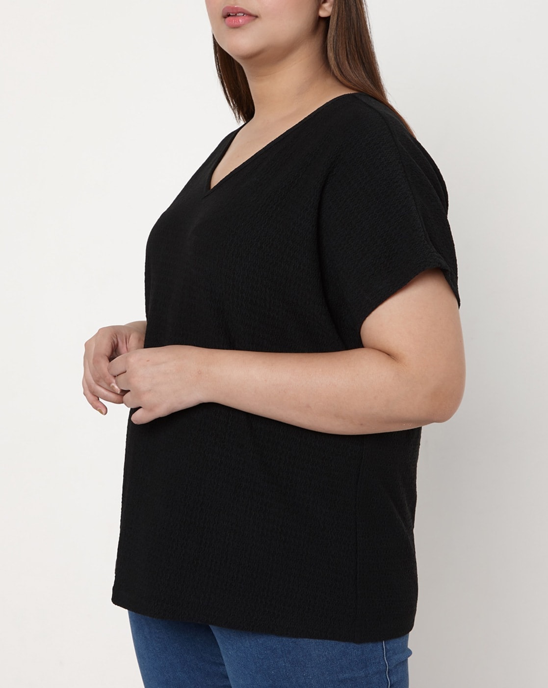 Buy Black Tshirts for Women by Vero Moda Curve Online | Ajio.com