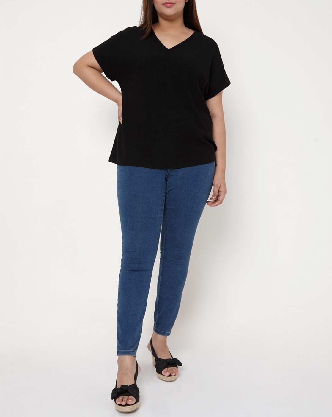 Buy Black Tshirts for Women by Vero Moda Curve Online | Ajio.com