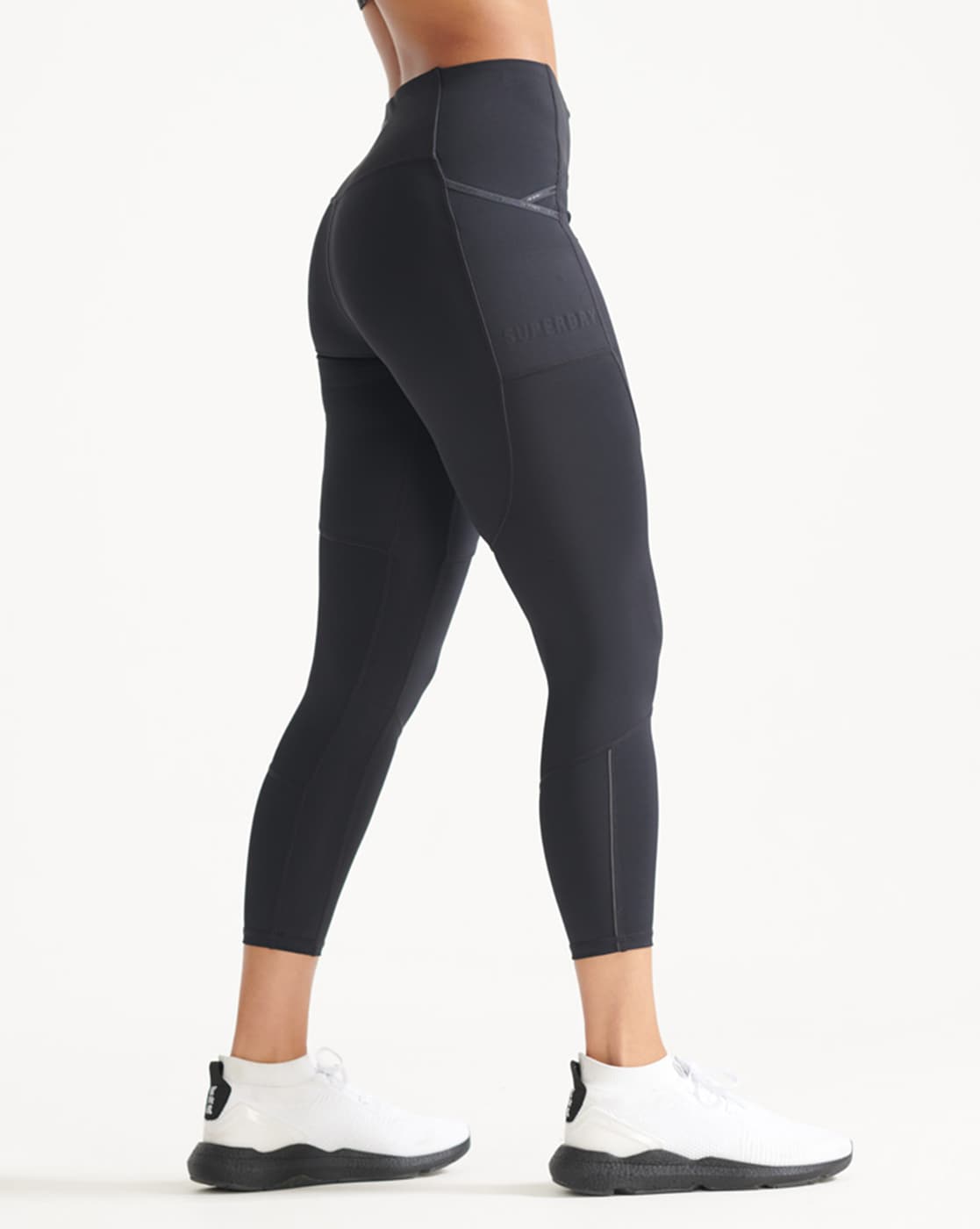On Women's Performance Tights 7/8 in Black, Size: Large