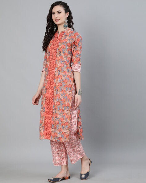 The short-cut kurti is a variation of the traditional Indian kurti The  short length adds