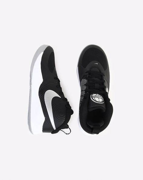 Parpadeo Ocho cesar Buy Black & White Sports & Outdoor Shoes for Girls by NIKE Online | Ajio.com
