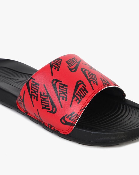 Nike best sale slipper red