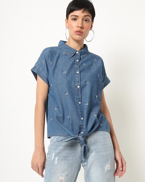 Tie up shirt + Light Blue Denim Jeans