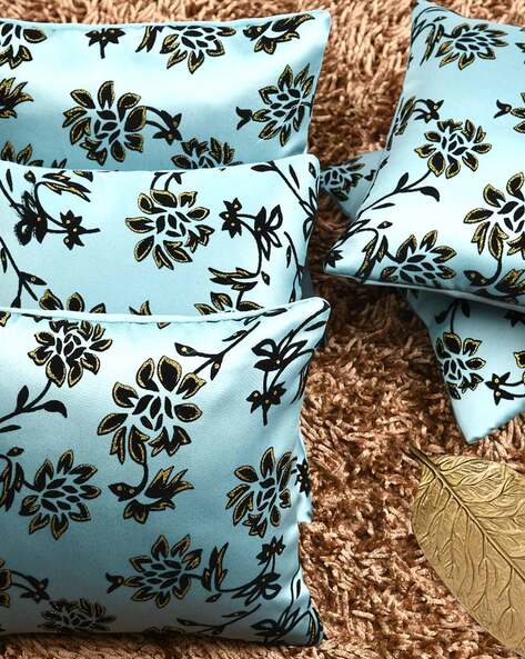 green patterned cushions