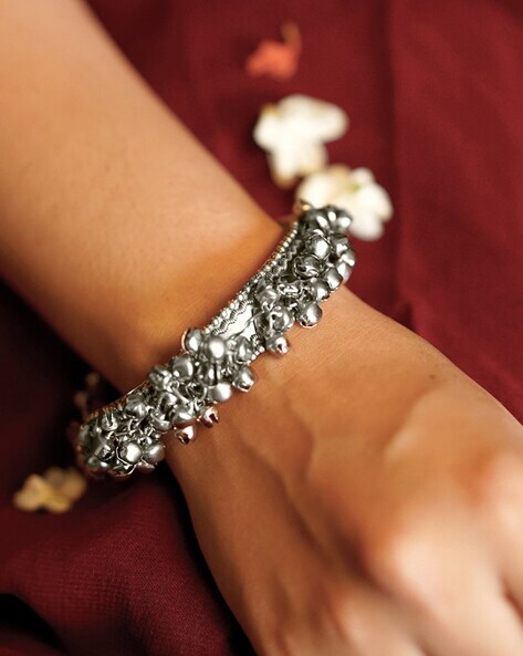 Ghungroo hot sale bangles silver