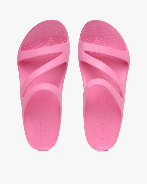 crocs strappy flip flops