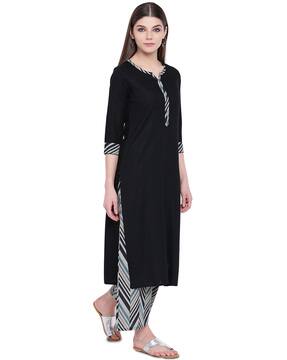 kurti on voonik