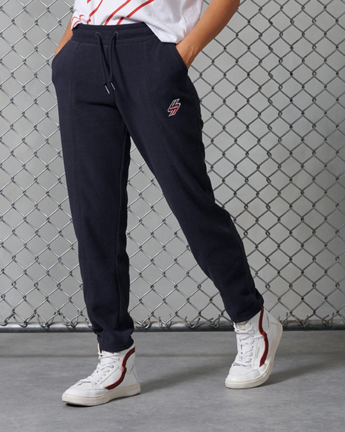 Buy Men Polyester Non-Stretchable Gym Track Pants - Black Online | Decathlon