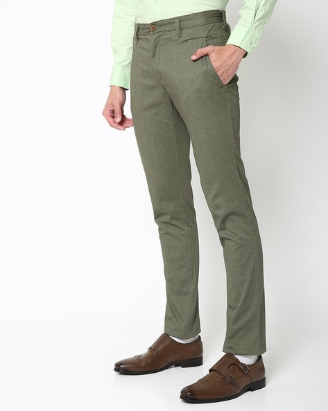 Day 21 Spring Fashion: How to Wear Olive Pants in the Spring - Cyndi Spivey