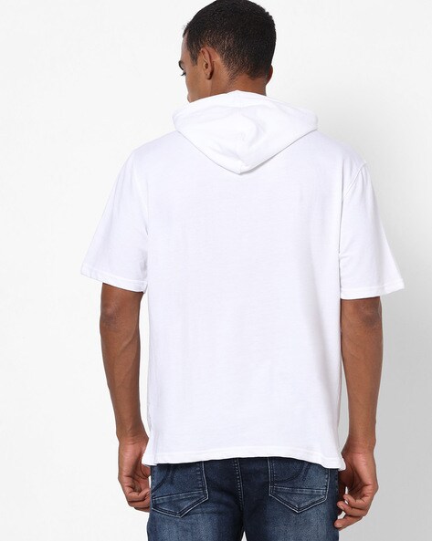 White t shirt deals with hood