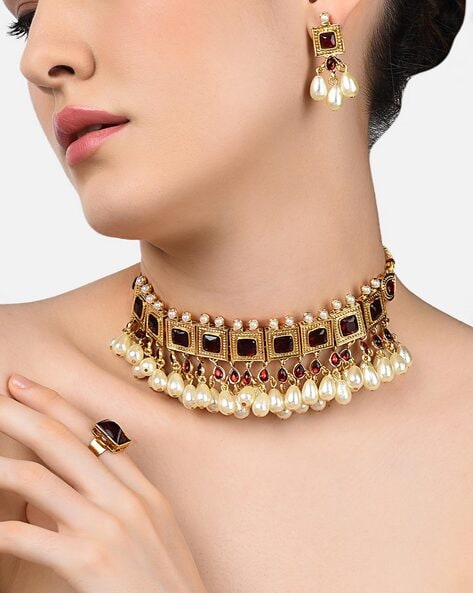 Neck tight hot sale gold necklace