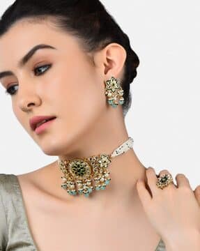 ZAVERI PEARLS 