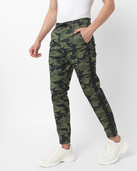 Buy Levis Men Beige  Green Camouflage Print Chino Trousers  Trousers for  Men 232031  Myntra