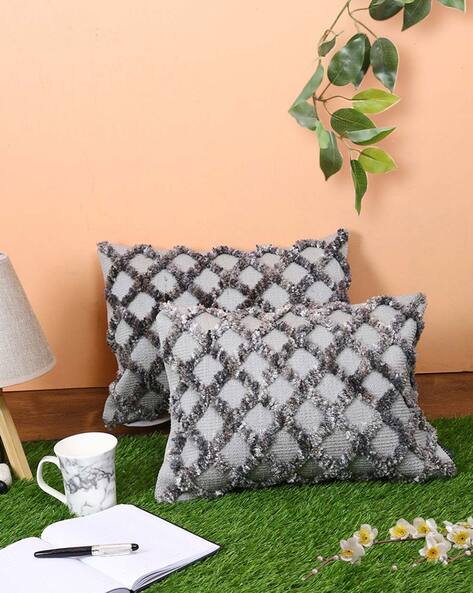 Grey textured outlet cushion