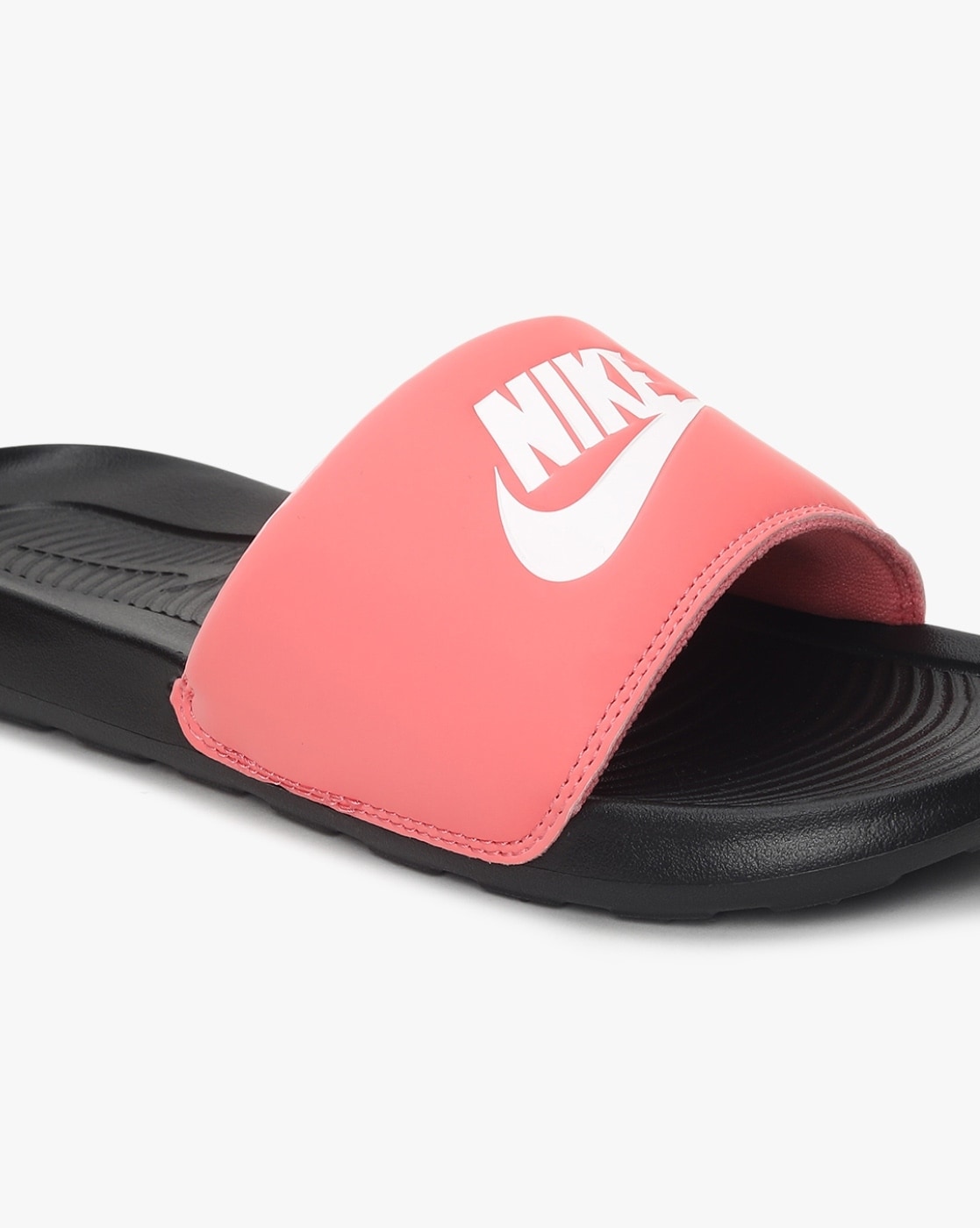 Girls pink nike cheap slides