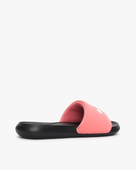 Nike slides limited online edition