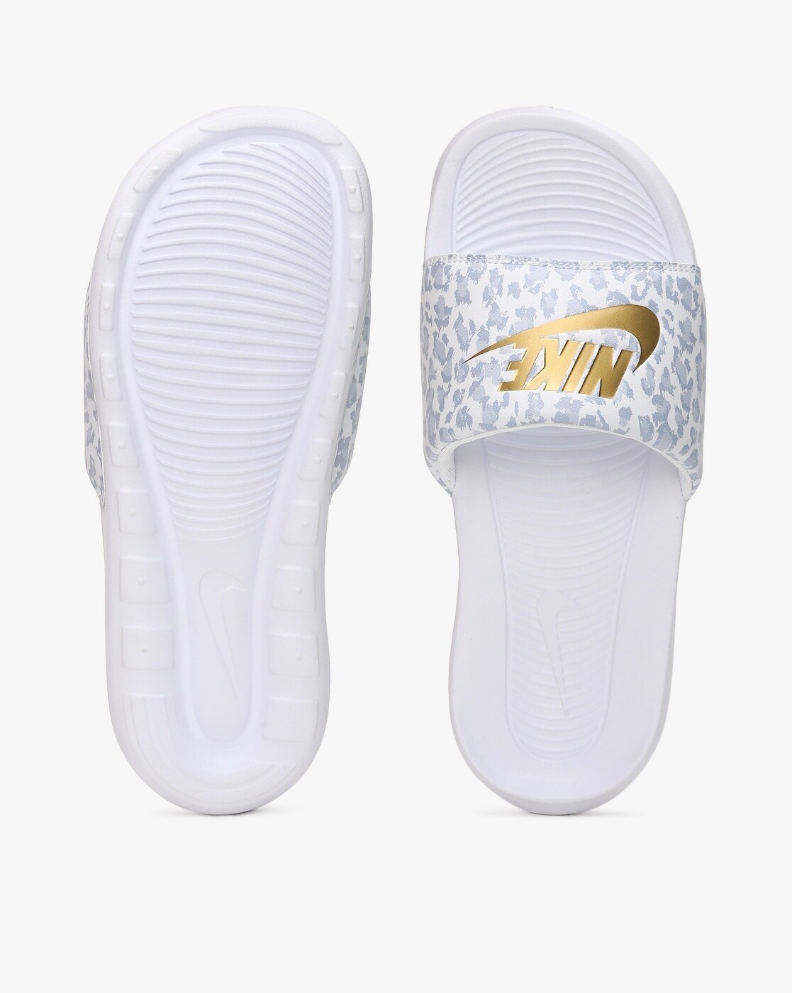 Nike white clearance flip flops womens