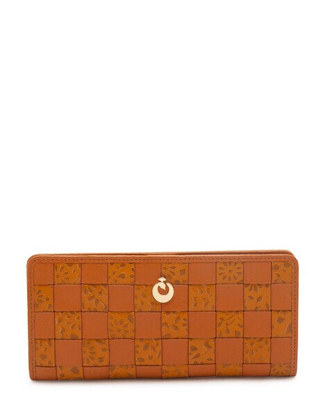 Holii clutches on sale