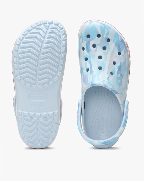 crocs camouflage blue