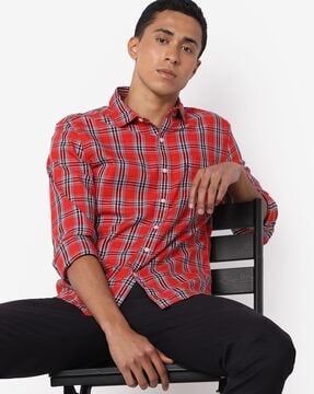 levi's red shirt