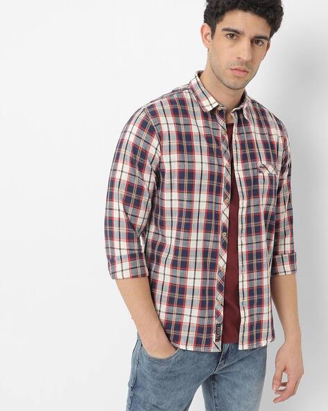 Men Checked Slim Fit Shirt with Patch Pocket