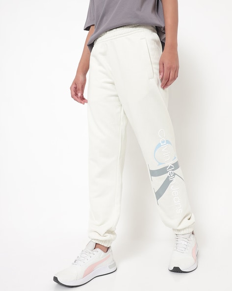Calvin Klein Jeans Essential Regular Cargo Pant | Thyme | Footasylum