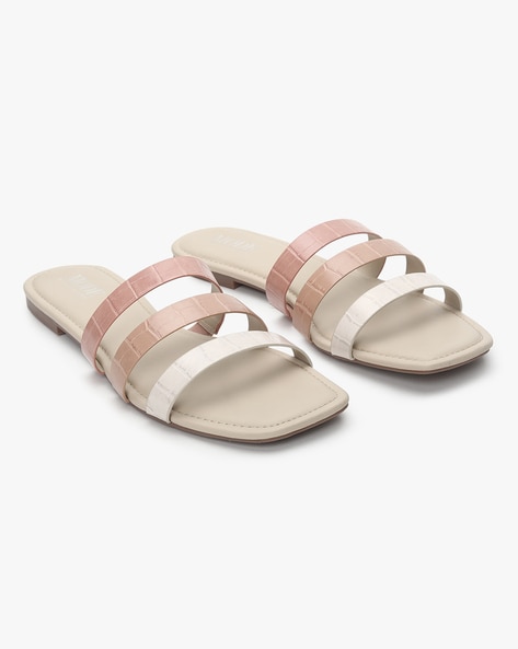 The sandals your dad wears just got a chic makeover and you'll want them -  HelloGigglesHelloGiggles