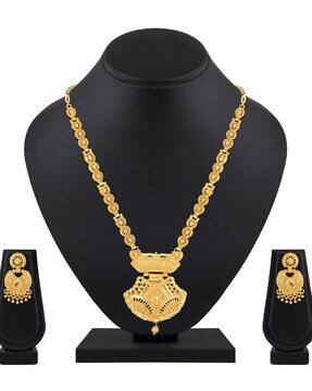 Women by ASMITTA JEWELLERY 