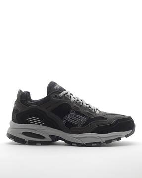 skechers in black