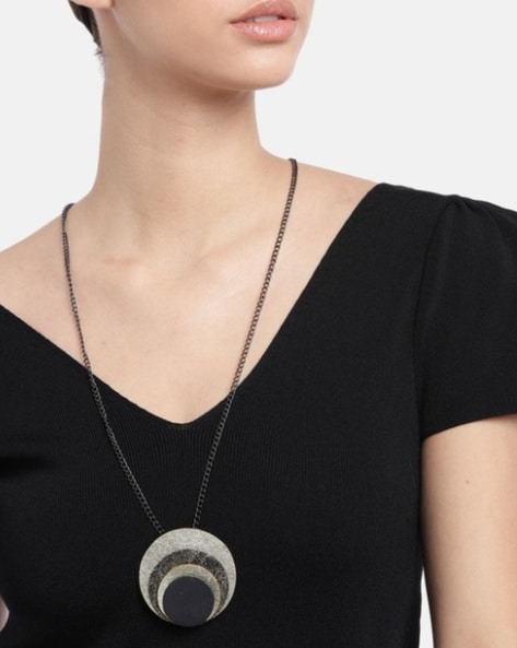 12 affordable stylish delicate long necklaces to wear to work - Her World  Singapore