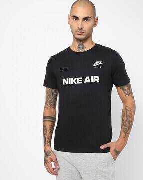 black nike tee shirt