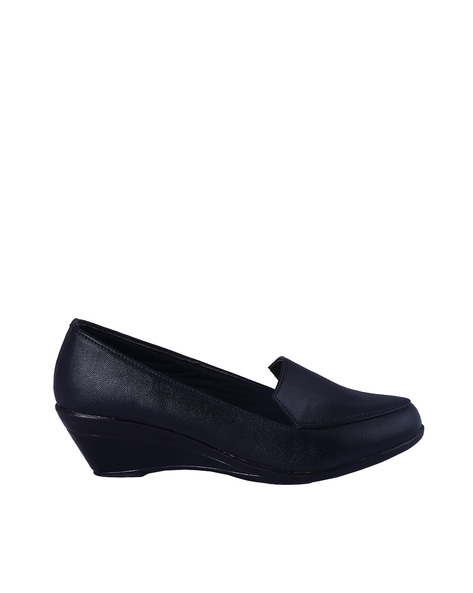 Black wedge discount slip on shoes