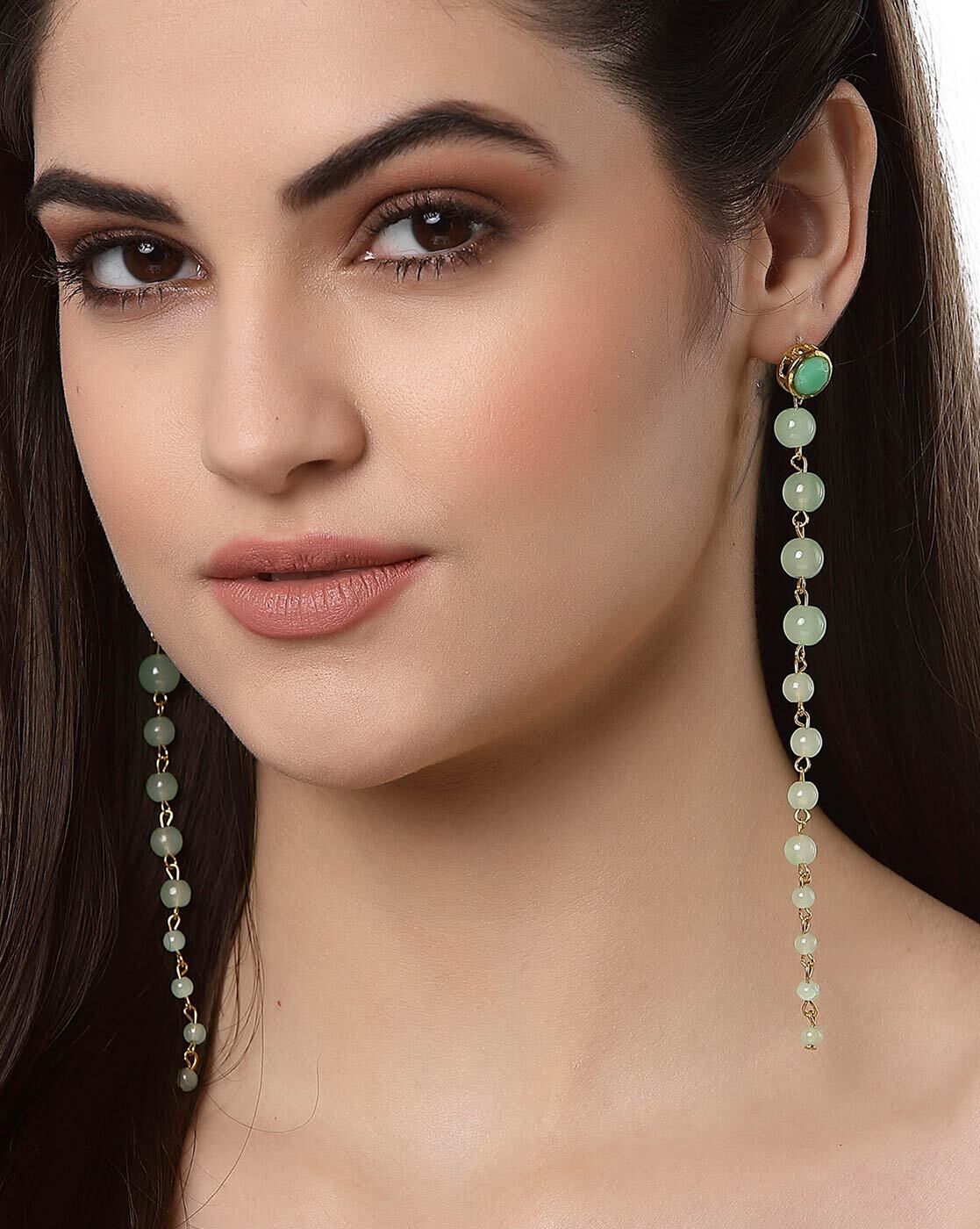 Details 79+ earrings for green gown best
