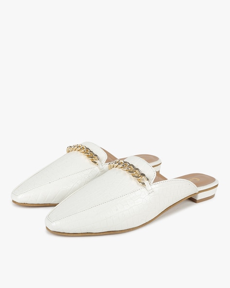 White best sale pointed mule