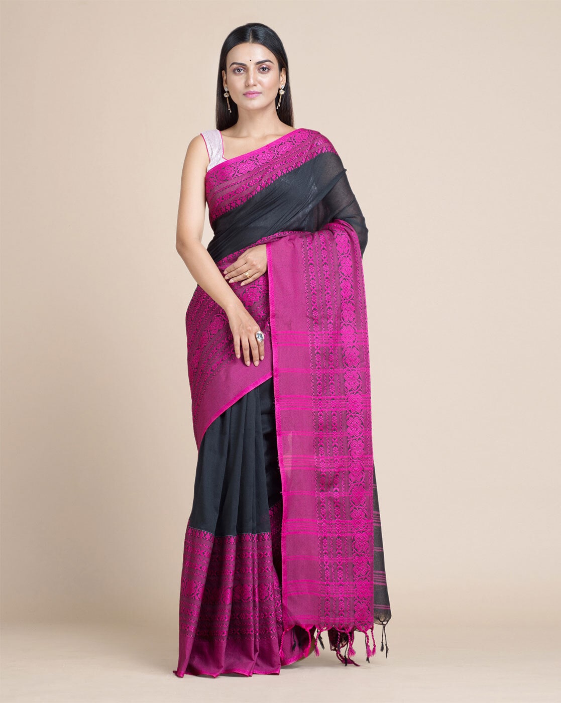 Buy Latest Black Sarees Online | Salwari